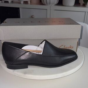 Clarks Women's Elegant Black Loafers